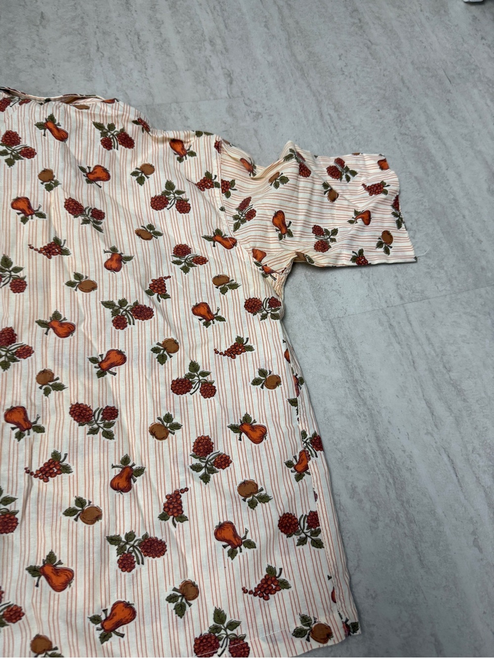 Vintage 90's shirt pears apples and grapes short sleeve button up shirt - Picture 10 of 10